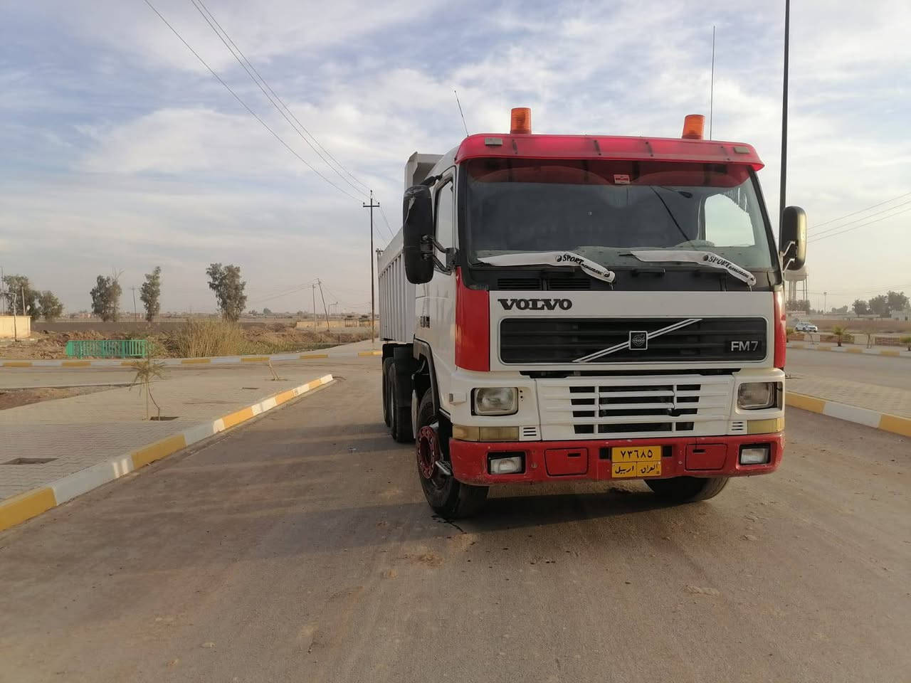 سلام عليكم ورحمة الله وبركاته فالفوFM12موديل 2000سنويه جديد رقم ألماني كير 3ب3 محرك جديد مال گصى شرط محرك كير اكسل تبريد الاتصال عل رقم*********** سعر 250
