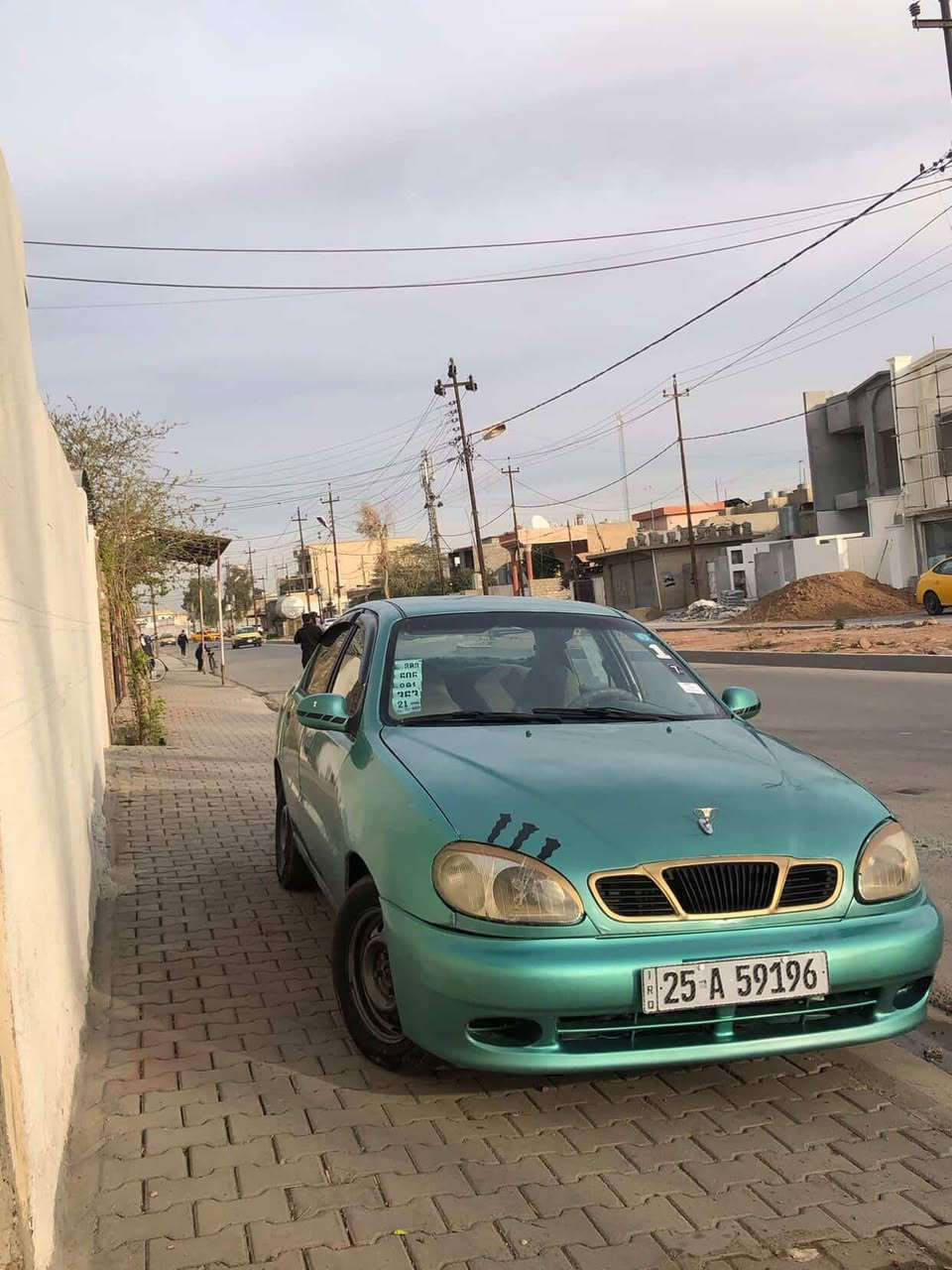 إسلام عليكم سيارة دايو لانوس للبيع  السعر 30 ورقه  مكاني كركوك   رقم موبايل ***********
