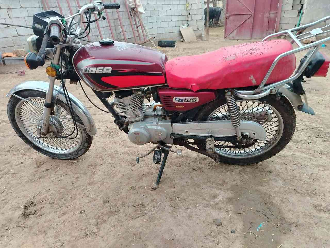 دراجه داكير مديل 21اوراق اصولي كهربائيات شغاله مكينه مامفتوحه سعرهه 500 مكان الديوانيه 
***********
