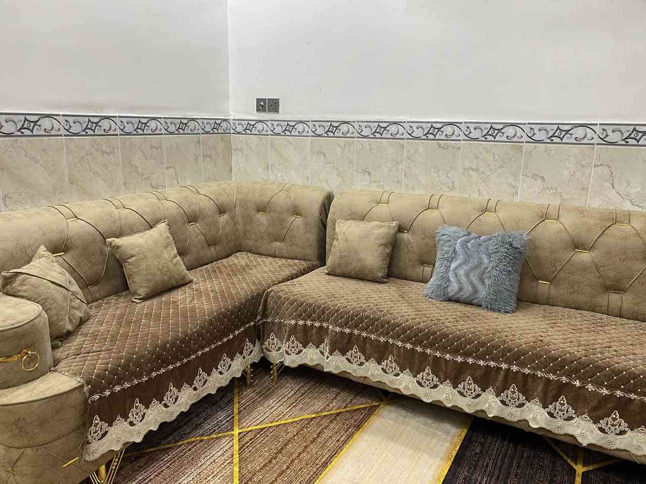 سلام عليكم قنفات ديوان نظافة 100 /100 السعر 500 وبيهن مجال مكاني النجف اتصل عل رقم ***********
