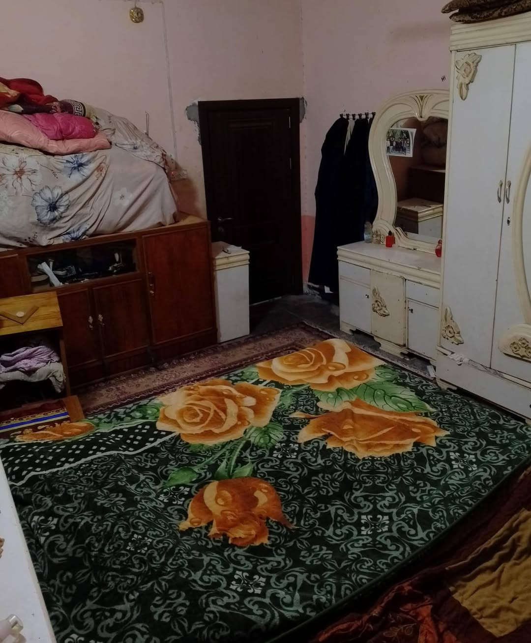 السلام عليكم بيت للبيع في حي الفرات مقابيل مدرسة الاقصئ
٢٠٠ متر
خدمات
تبليط
ماء
كهرباء
مجاري
مدارس ابتدائية متوسطة واعدادية قريبة عليه
تفاصيل البيت
٢ غرف نوم
صحيات خارجة وداخلية
مطبخ
وبراني
وكراج
للاسفسار الانتصال على الرقم او واتساب
***********
