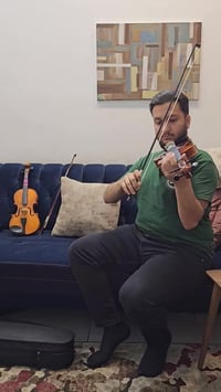 متدربنا الرائع دكتور صديق يعزف lightly Row من كتاب Suzuki بمرافقة البي...