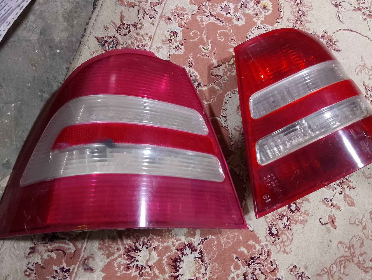 بك لايتات 3 زواج مع تكة يمين 
شرط اصلي 
وعقل سيكي عدد 2 شرط الشغل 
غير متواجد فيس 
***********
***********
