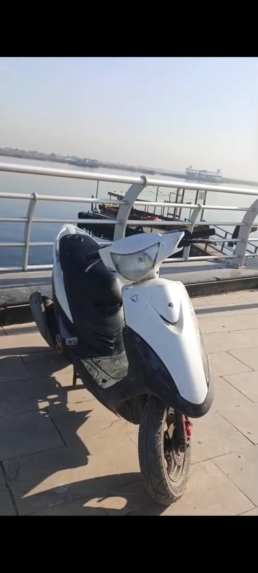 دراجه ماكس عدله للبيع بلاديه بوشه ٤٩  مفتوحه كلشي شغالل ردله ترتيبات شي قليل سعر ٦٠٠ وبيه مجال مكاني بصره ابو الخصيب رقمي***********
