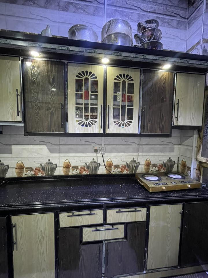 كاونتر للبيع مستخدم شي بسيط كلش نظيف
السعر 800 وبيه مجال الناصرية سوق الشيوخ

0781 689 0220
