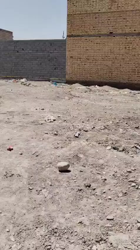 توجد قطعه زراعي للبيع في منطقة الصخين شارع الرسول مساحه 204 م واجه12 م والنزال17 م قريبه ع الشارع السايدين الشراي يراسلني وبلخدمه


**إذا كنت صاحب هذا الإعلان وتريد حذفه لأي سبب، رجاءا أرسل رسالة إلى الدعم الفني**