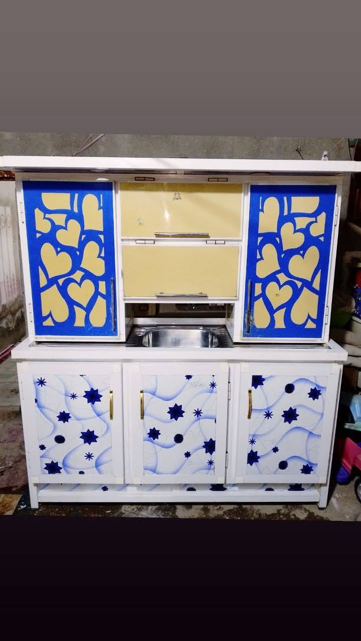 متر ونص قطعتين سنكي وملحق تزكام اخو الجديد مابي أي ضرر مكانه نجف حي الرحمه رقم الموبايل ***********
