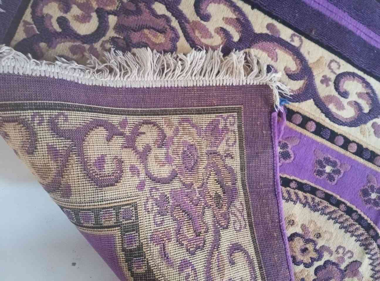 جربايه تسكام قوية كلش تكفي الحد عمر 9 سنوات قياس طول 160 العرض 90 مع الدوشك سعره 50 قفل 
مدات كاشان الاصلي قياس العرض متر والطول 5 أمتار سعرهن 40 
طبله قطرها 80 سعرها 15
الديوانية حي جامعه 
***********
