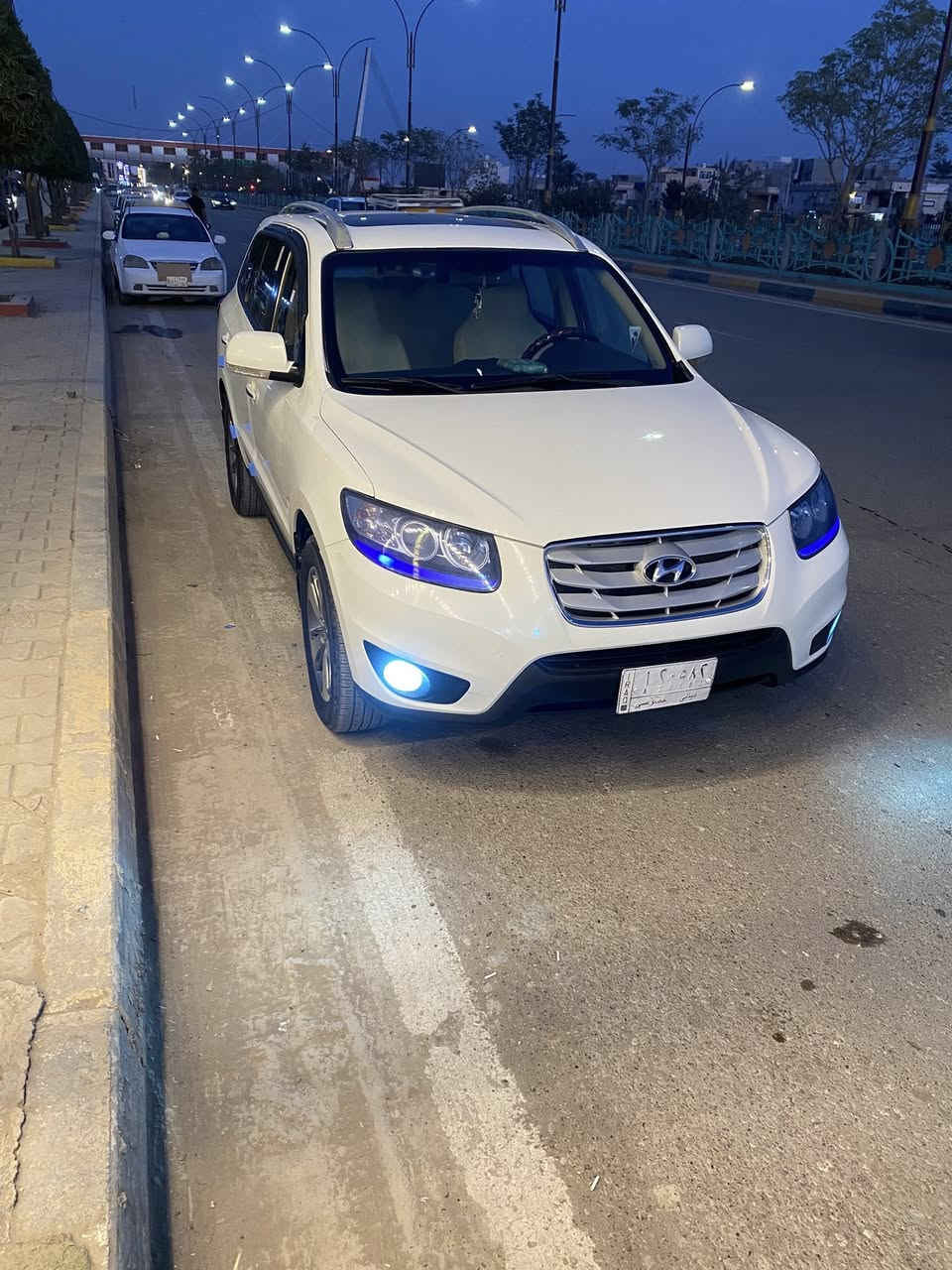 السلام عليكم 
سنتافي للبيع خليجي 2011 
6سلندر فول عدا البصمة
***********
