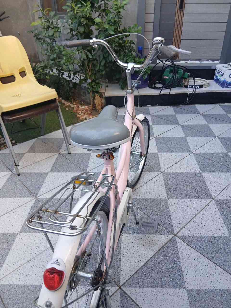 السلام عليكم بيسكل جديد اخو الجديد السعر ٥٠ الف  رقم الهاتف *********** مكان بغداد حي الجهاد
