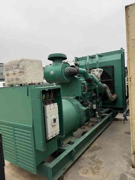 #للبيع_مولدةCummins650KVA

كمنز (6) سرندر امريكي 🇺🇸اصلي مستعمل استيراد اوربي
حجم (K19)  / (6) وربع انجكتر زيتي 
سوبر / انتر كولر / اويل كلر 

  
توليد استانفورد انكليزي 🇬🇧 المنشا نحاس 100‎%‎
السعة (650kva) & (1500A) امبير صافي (3) فيز

موديل حديث (2017) 
ساعات العمل (1000) ساعة حقيقي
نسبة نضافة المولد ‎%‎95

 

لوحة التشغيل DSE برودكشن ديجيتال تشغيل واطفاء ذاتي اوتوماتيك بنظام سستم حماية المحرك بلكامل

 
       ضمان لمدة سنة كاملة بالمحرك وراس التوليد استندر   
            كفالة عامة بمحرك بدون بخار وصرف ودخان 
      شرط الضمان والفحص والحمل الموقعي لمدة (3) ايام

     💲السعر تواصل على بريد صفحة او اتصال على رقم 💲
              يوجد توصيل لكافة المحافضات العراقية  

              مع كافة الخدمات مجانا مقدمة عندة الشراء
                    زيت_ تخم فلاتر [ زيت .كاز .هواء ]
                      وتنصيب داخل كوردستان فقط

                     تتوفر  لدا شركة باور لتجارة العامة
                    لكافة المولدات الجديدة والمستعملة 
               صيانة عامة - قطع غيار عامة - زيوت وفلاتر
         عقود صيانة وادامة دورية - تنصيب وتشغيل مواقع 

للأستفسار اكثر على بريد الصفحة او اتصال على ارقام التالية 

*********** ☎️ مدير شركة باور مهندس ياسر / واتساب

🌐 او زورنا في موقعنا اربيل شارع 100 الصناعة الجنوبية مقابل بوابة المعارض السيارات 
الفرع الثاني اربيل شارع 120 منطقة فرمان بارن شارع الكورنيش
