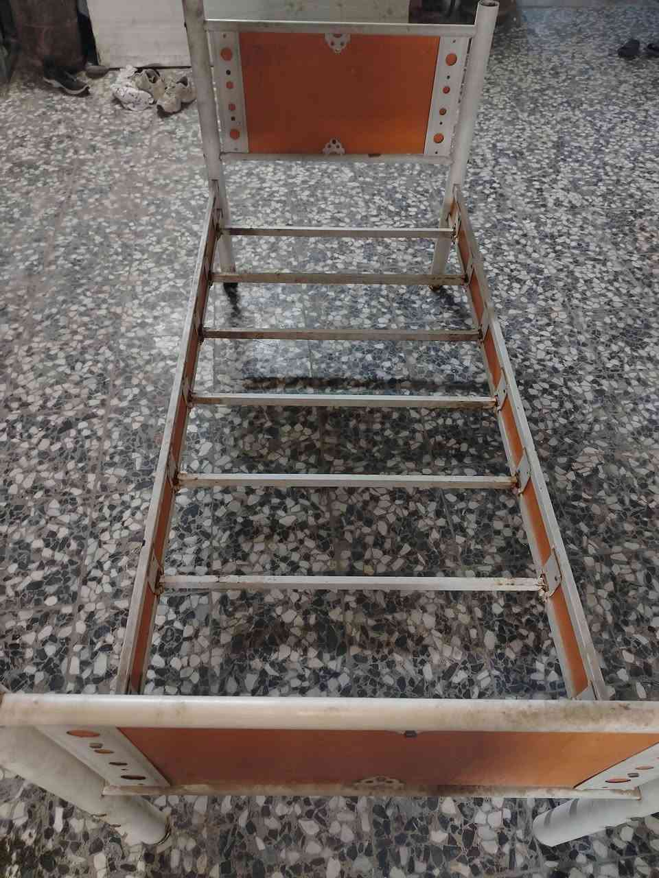 جربايه اطفال نظيفه  للبيع السعر  ٢٠ الف 
وبيه مجال للشراي العنوان النجف حي الوفاء الاتصال على الرقم  ***********
