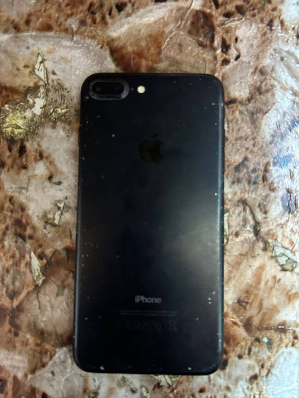 للبيع ايفون 7 Plus بلاس ذاكره 128 جهاز وكاله مبدل شاشه فقط وبطاريته 68 جهاز نضافته 85 بس ضهره تعبان سعره 85 وبيء مجال الاستفسار ***********
