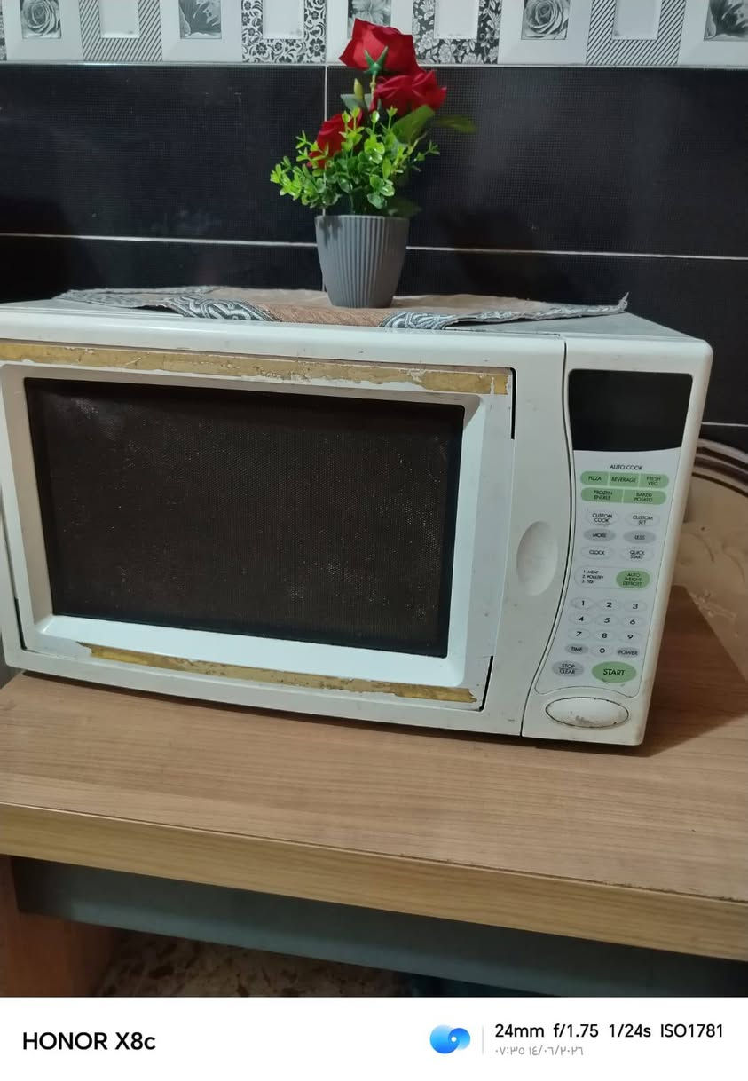 مايكرو  الحجم الكبير وباب اول السعر 60
وبراد ماء نوع ميديا بارد وحار السعر 80
 موجود توصيل ابكروه


**إذا كنت صاحب هذا الإعلان وتريد حذفه لأي سبب، رجاءا أرسل رسالة إلى الدعم الفني**