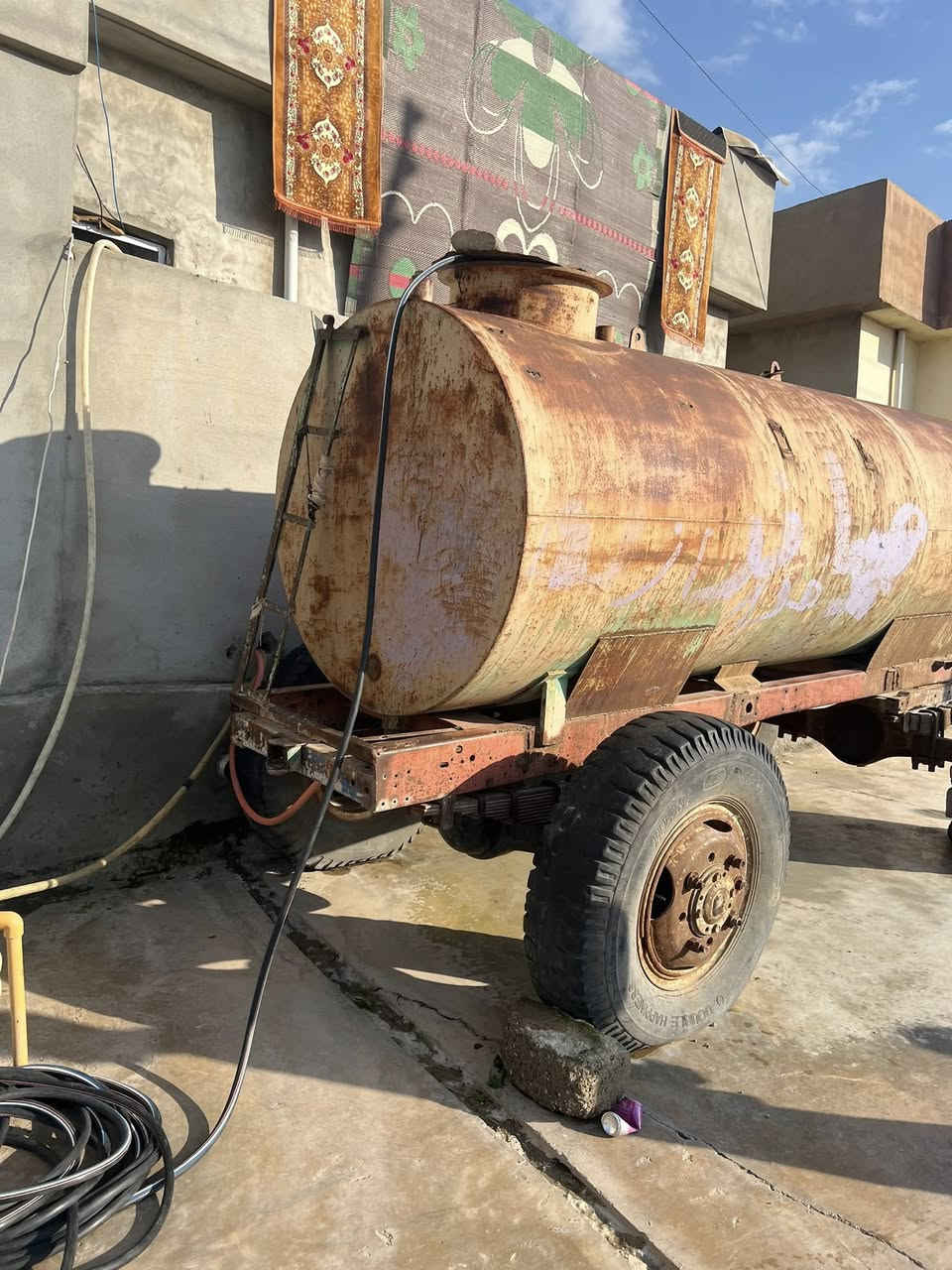 للبيع سعتها 5000 لتر الموصل ناحية زمار
***********
