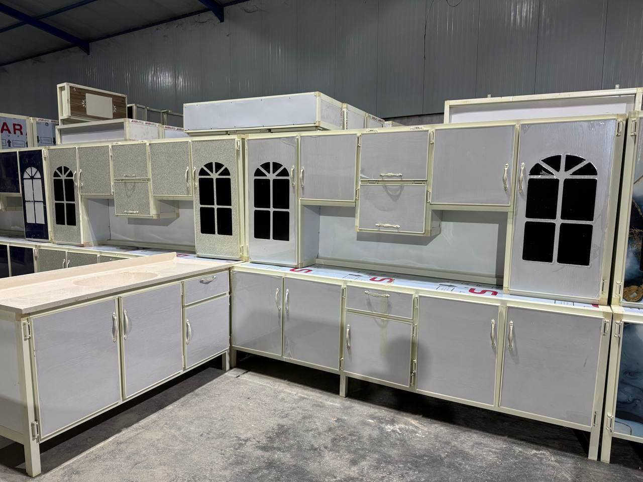 كاونتر قياس مترتين ونص مع سنك متر ونص 

سعره 375/ألف

للحجز والاستفسار الاتصال على واتساب 👇👇 

***********🚚☎️
