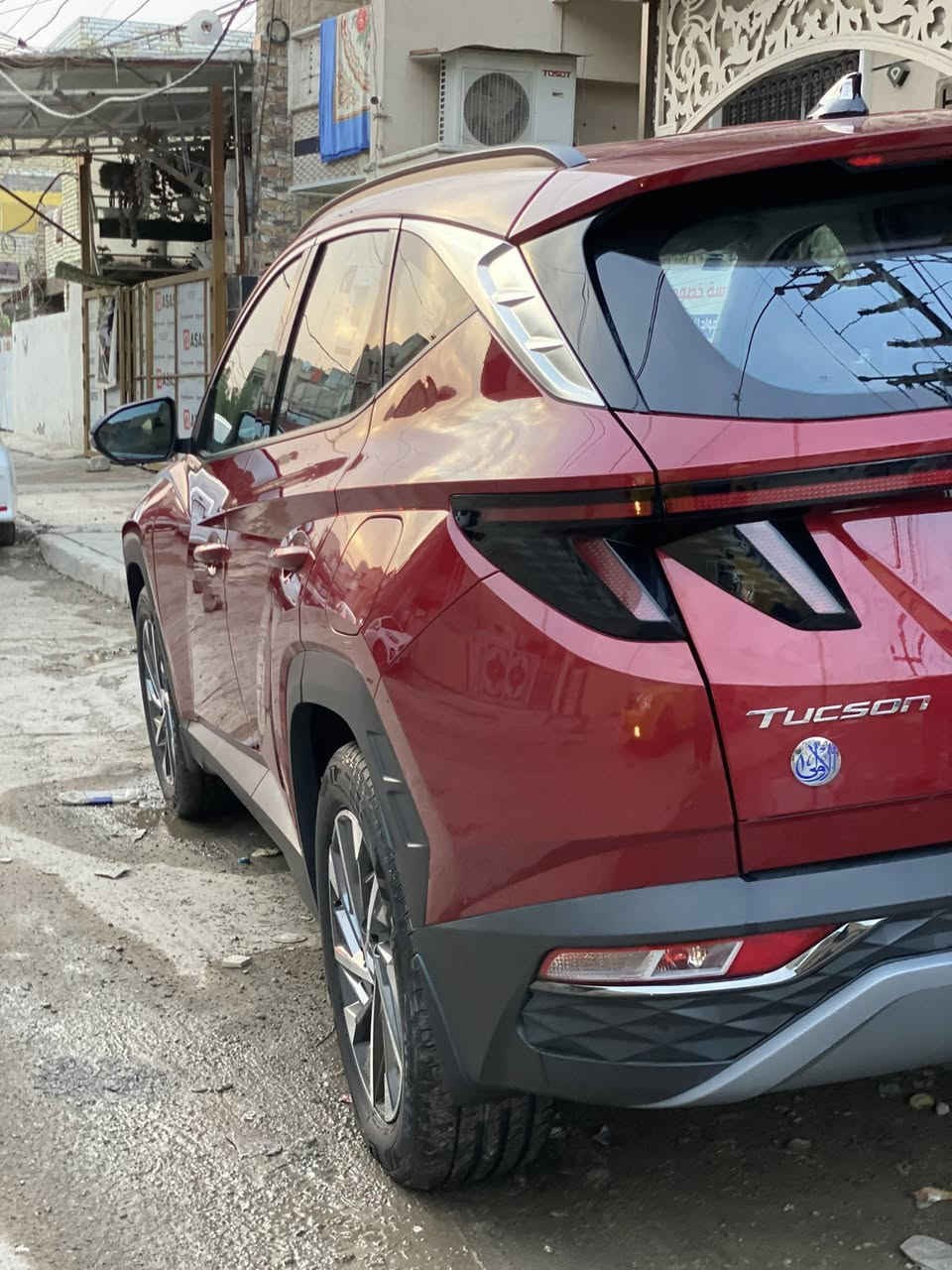 السلام عليكم حبايب للبيع فقط
هونداي توسان خليجي  2023 ماشيه 18 الف 🔥🔥
السياره فول مواصفات للأخير عدا البنوراما
السياره نضيفه رقم بغداد كلش حلو 
مكفوله
220$
مكان السياره بغداد الكرخ 
***********
