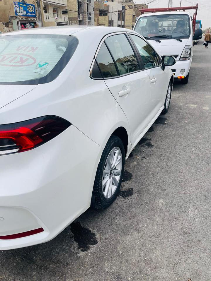 من رخصةالادمن عندي كورلا خليجي شٓركه ساز موديل 2023 ماشيه61الف بيها ضربه بالبجم تبديل قطعه وحده فقط البنيد ودعاميه اثر شخوط سياره اربيل عندي وكاله بيها شرط تحويل او وكاله سياره نظيفه وخير من الله تبريدها رايدها 155 الف او مراوس كيا سيراتو م11 او 12 
وتحياتي الكم *********** مكاني بغداد
