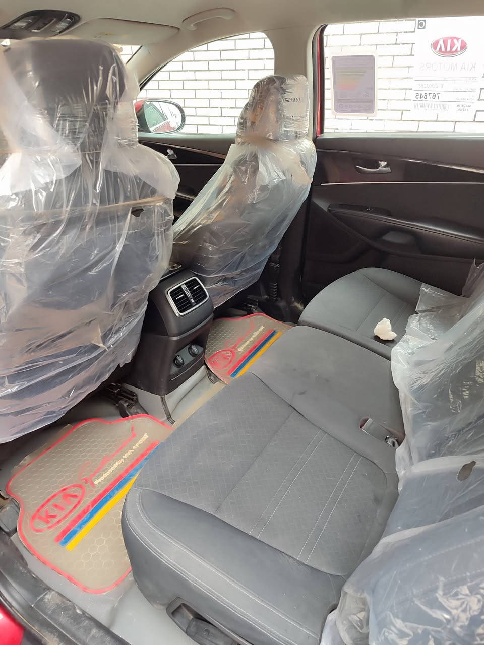 سورنتو 2018 امريكي بيه جاملغ خلفي  وخشم بنيد صبغ سياره جديده ماشيه 40 الف ميسان انكليزي باسمي تخم تاير مكينه وكير جدد  للبيع او مراوس ***********
