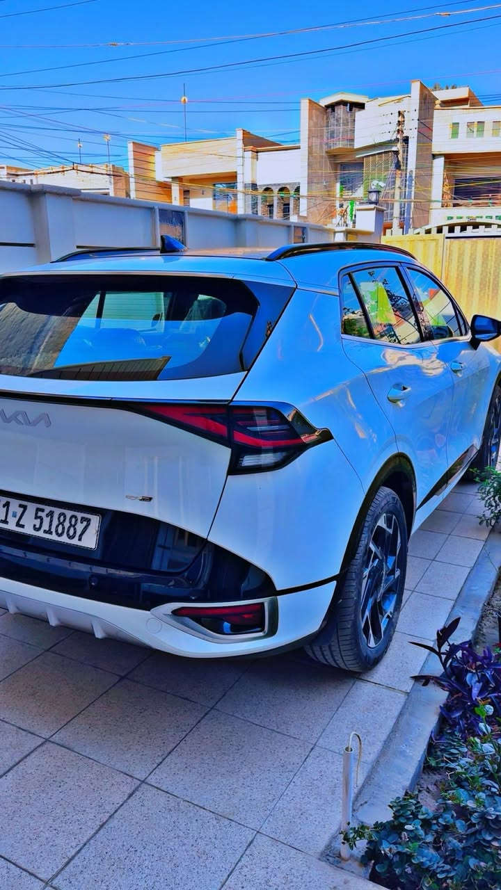 السلام عليكم 
سبورتج 2025 (GT line)جي تي لاين
موصفاتها معروفه 
السياره خليجيه 
ماشيه 4000فقط اخت الزيرو 
السياره مكفوله ماعدا الجاملغ الخلفي 
طخة  وباقيه على وضعها بدون تصليح 
السياره باسمي 
السعر 228$
العنوان بغداد /حي الاطباء 
الهاتف ***********
