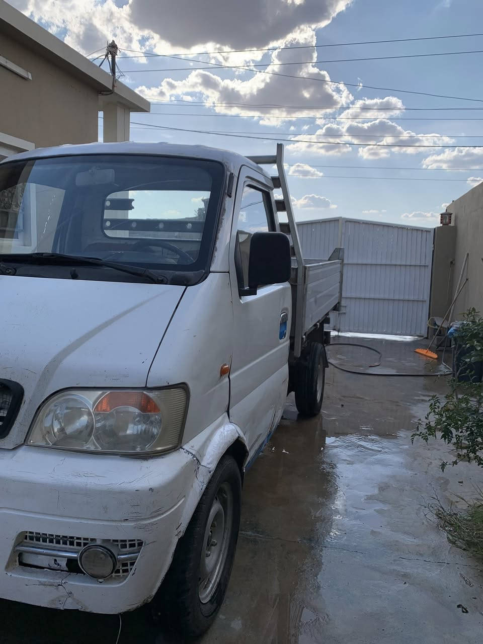 السلام عليكم بكم او كيا 

قلاب صيني حلوه ونضيفه 

موديل 2013 جديده

مرقم بغداد تحويل ثاني يوم 

صاحبه موجود با الشرقاط 

سنوية تسقط 27 شهر  4 

السعر 27 وبي مجال قليل صدر نضيف وتواير نص عمر 

اتصل ***********

زين***********
