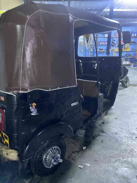 السلام عليكم اخوان تكتك 2017
للبيع تكتك نصبه تخبل وكامله بس يرادله ترتيبات بسيطه وكهربائيات يرادله شغل 

أوراق أوراق 

مكاني محموديه حي العسكري 

سعر 2300وبيه مجال شراي يتصل وبخدمته

***********
***********
