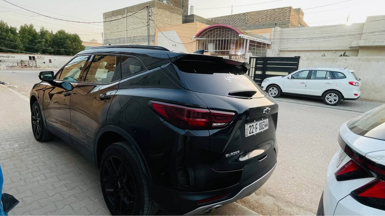 سلام عليكم سياره بلايزر موديل٢٣ فئه RS مكينه ٤ سلندر مواصفاته فول عده البنوراما ضربته باب السايق وجاملغ وشوي من بنيد  سعر ٢٠٥   ماشيه ٣٥ مكاني نجف  رقم *********** النجف, العراق
