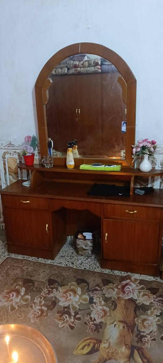 غرفه صاج جديده سعرها 400 وبيها مجال المكان مدينة الصدر ***********
