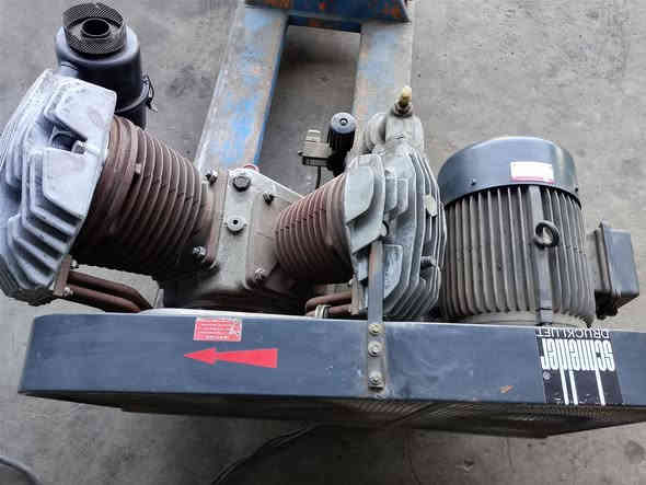 كمبريسر 15 بار الماني ***********
