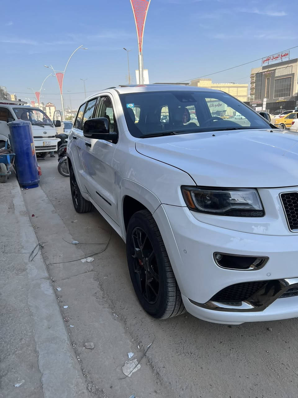 السلام وعليكم

للبيع جيب سومت2016  

وارد امريكي مواصفات  فووول الفوول

داخله كلين تايتل بالعراق صار صبغ قليل 

كلشي موضح بالسونار 

المواصفات: 

بنوراما

جكات

رادارات

شاشه جبيره

تشغيل عن بعد

كشنات خزن ميموري

كشنات كهرباء 

وضعيات قيادة

كشنات تدفئه و تبريد

مري قلاب

مري شفط

نقطة عمياء

جنطة كهرباء

و بعد بيها هواي مواصفات مذاكرهن لان معروفه مواصفاتها

ماشية52 الف ميل 

مكاني بابل

***********
