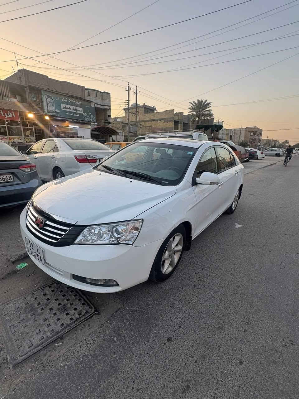 سلام وعليكم جيلي امني كراند c7 موديل 2013 سيارة مكفولة من الضربة والصبغ ما عدة الهلالات تبريد شغال مكينة كير جديد رقم بغداد بسمي السعر 55 تليفون *********** مكان بغداد م الصدر
