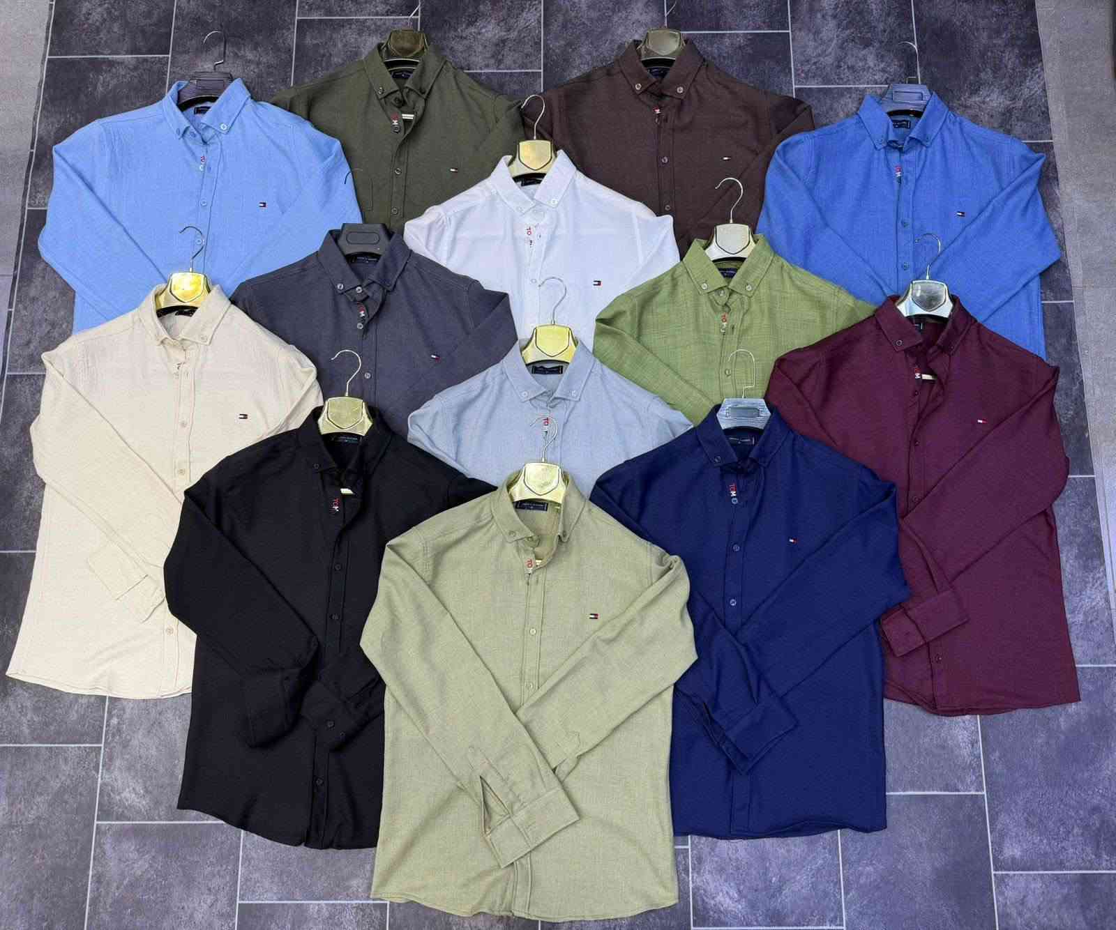 قميص تركي قماش خام ردن درجه اولى ماستر 
قياس S-2Xl
السيري 5 قطع 54 الف


**إذا كنت صاحب هذا الإعلان وتريد حذفه لأي سبب، رجاءا أرسل رسالة إلى الدعم الفني**