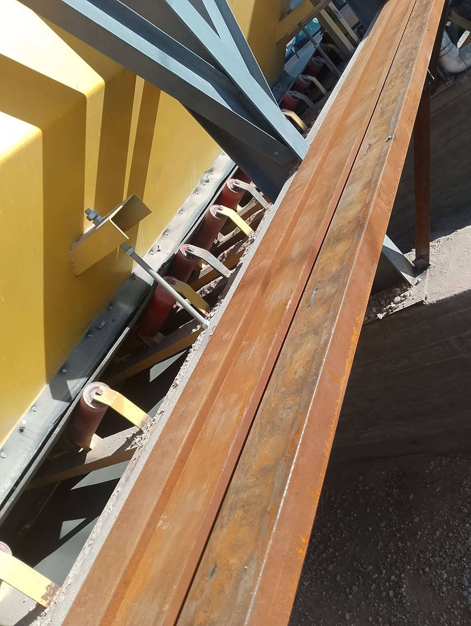 حداد في قضاء شطره اللحم باب وشباك ومحجر *********** اجيك لباب البيت
