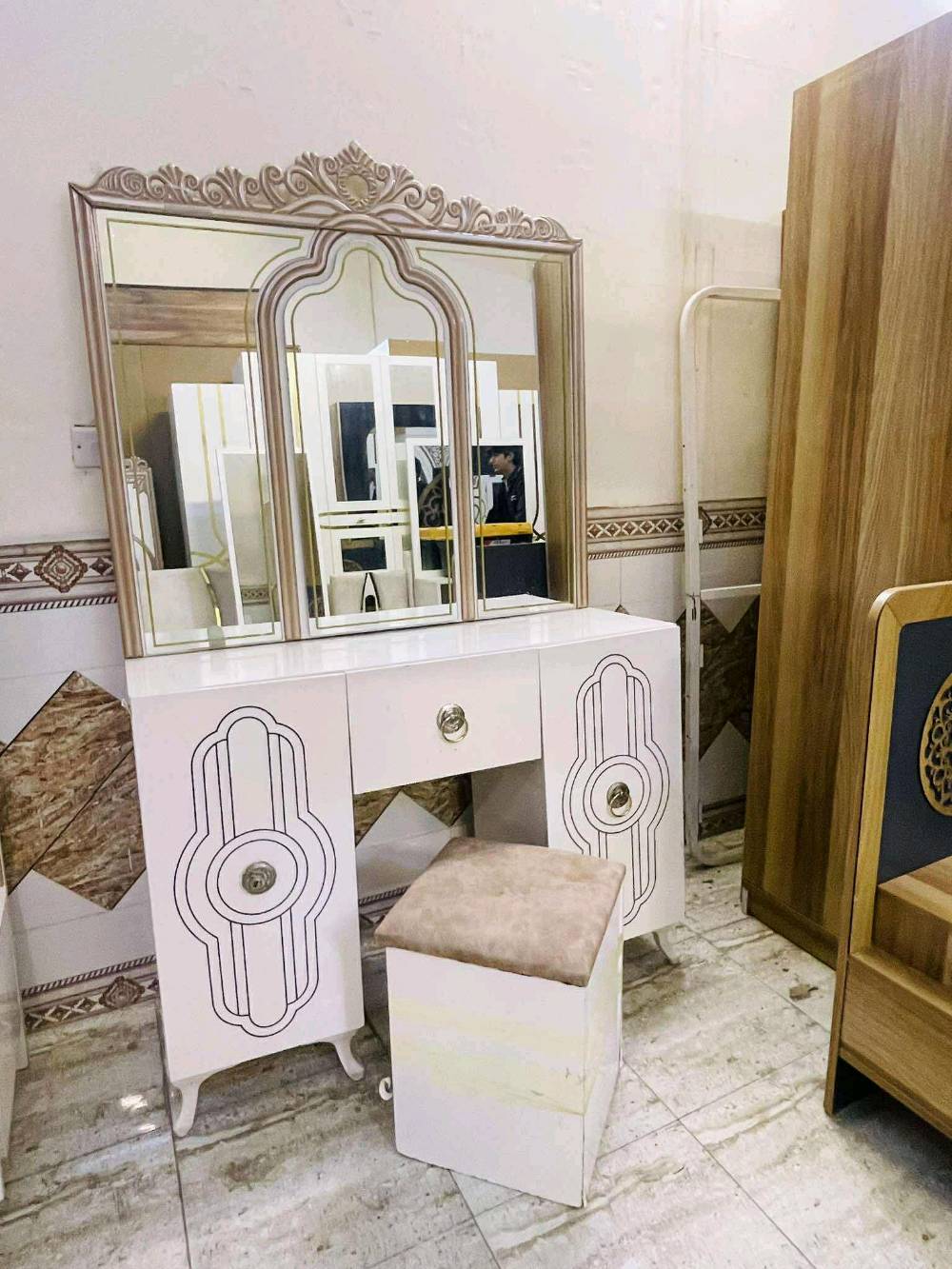 غرفه تركيه 9 قطع نضافه 85 بلميه 750 واصل نقل وشد 