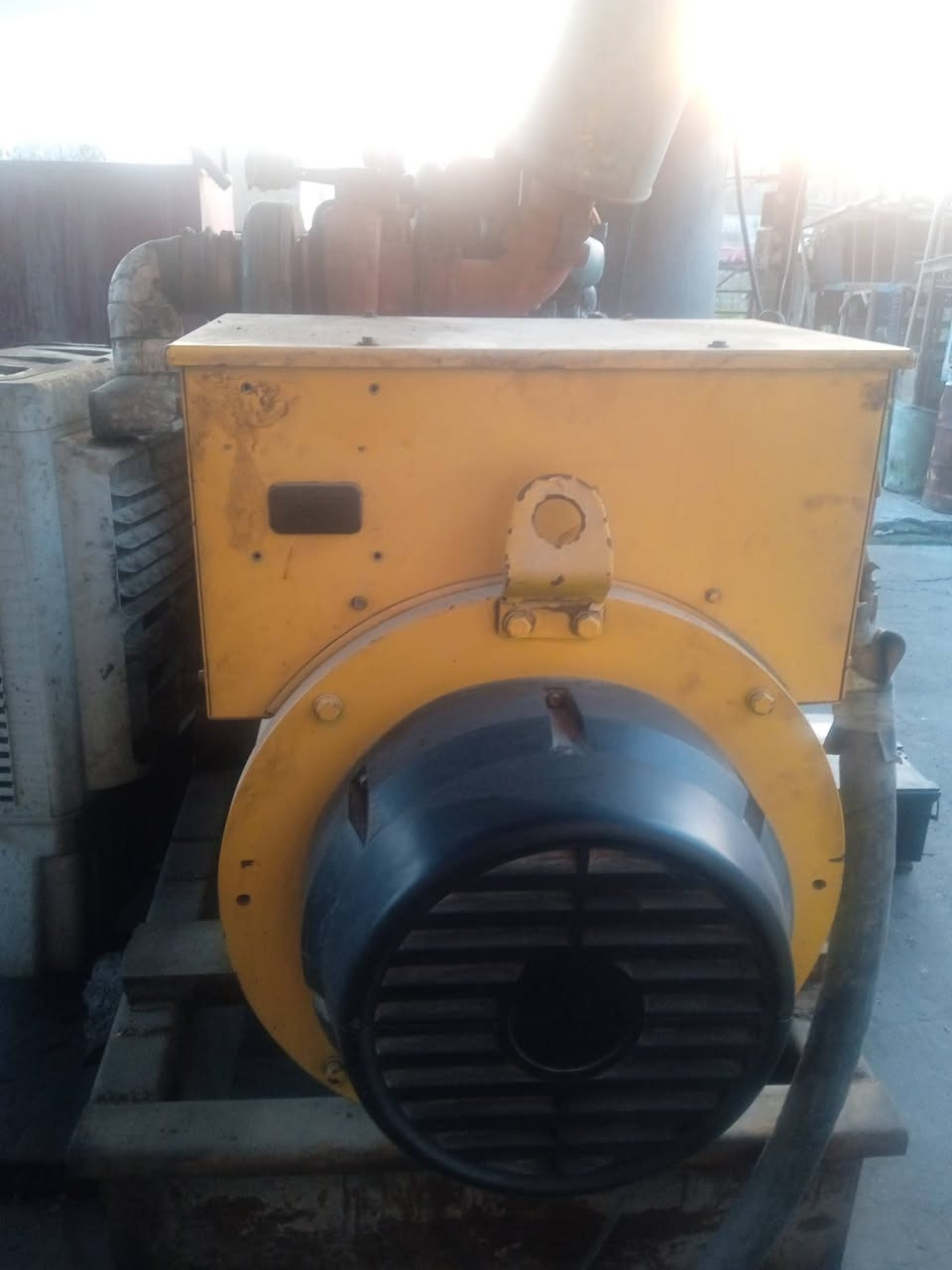 السلام عليكم عندي فالفو للبيع اف 16 راس توليد 450 مكاني بابل سعر 90 وعندي محرك كايم هم للبيع ***********
