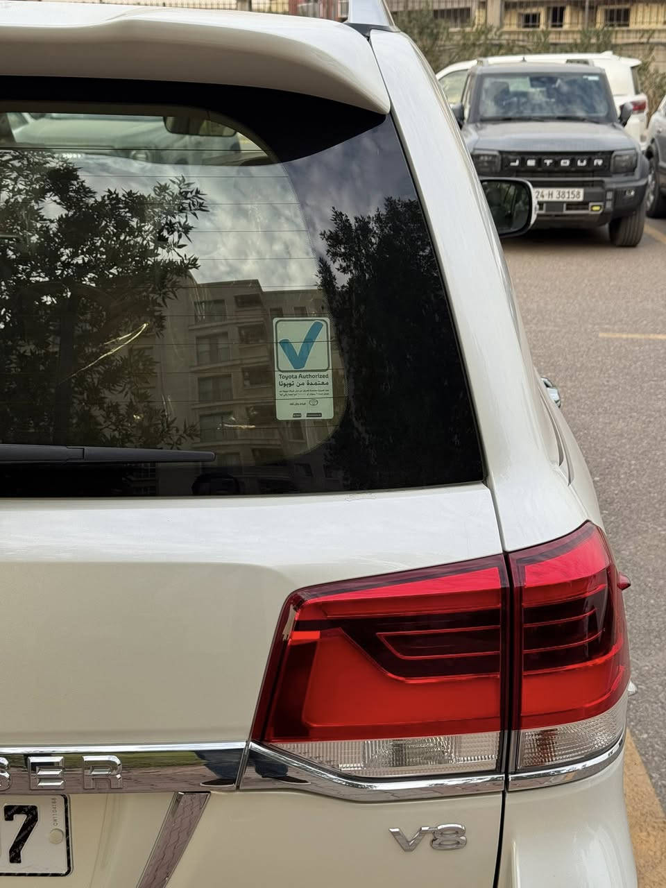 للبيع ..
لاندكروز 2019 ساز اصلية باب اول 
محرك 4.6 V8 

مكفولة كفالة عامة بدون صبغ بدون بارد بدون تبديل السيارة جديدة كلش 

ماشية : 74 km حقيقي

فول مواصفات 1/1 معروفة مواصفات الساز 8 سلندر 

رقم بغداد
 
استفسار : ***********
