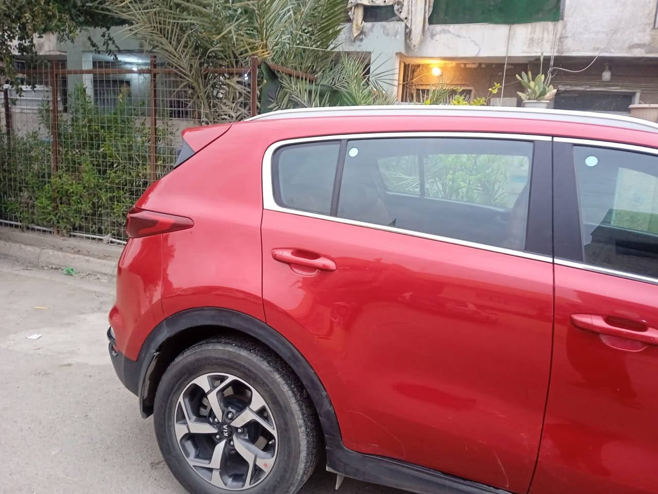 سبورتج خليجي ( الكويت ) ٢٠١٩
بيها شبر بالباب الخلفي راجع بارد بدون صبغ الباقي كفاله محرك كير مكفولات السياره ماشيه ٩٠ الف كيلو حقيقي قابل للزياده 

محرك ٢٤٠٠ gdi دفع رباعي 

هزة ورقم سنوية جديد 

كشنات جلد 

حساس كامرا خلفيه 

قطعتين تبريد 

تحكم ستيرن كامل 

وبعد بيها مواصفات 

السعر ١٨٠ 

***********
