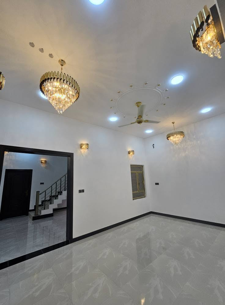🏡 دار حديث للبيع – فرصة مميزة في أبي الخصيب 🏡
📍 الموقع: أبي الخصيب – السبيليات
📍 قريب على الشارع العام الداخلي السايدين
🔹 المساحة: 200 متر
🔹 السند: طابو زراعي عراقي
✅ تفاصيل الدار:
• غرفتان نوم
• صالتان
• مطبخ
• ديوانية
• صحيات
• كراج
• حديقة
✨ الدار حديثة ومناسبة للسكن العائلي وفي منطقة هادئة وقريبة من الخدمات.
📞 للاستفسار الاتصال على الرقم:
*********** البصرة, العراق
