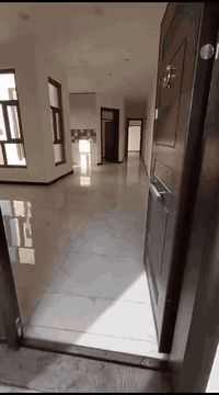 السلام عليكم عندي شقة الجار الشقة ١٢٠ مترمربع حديث طابق الأول فول غرفتين اوصالةاو حمام اومطبخ السعر مليون أو 200 ألف اوبيهة مجال حي المهندسين الولى جهةالاميرات خلف مطعم سبيستون صمدوالفرع المقابل معجنات الراباط من جهة شارع ١٤ رمضان لاستفسار ***********قصي القريشي
