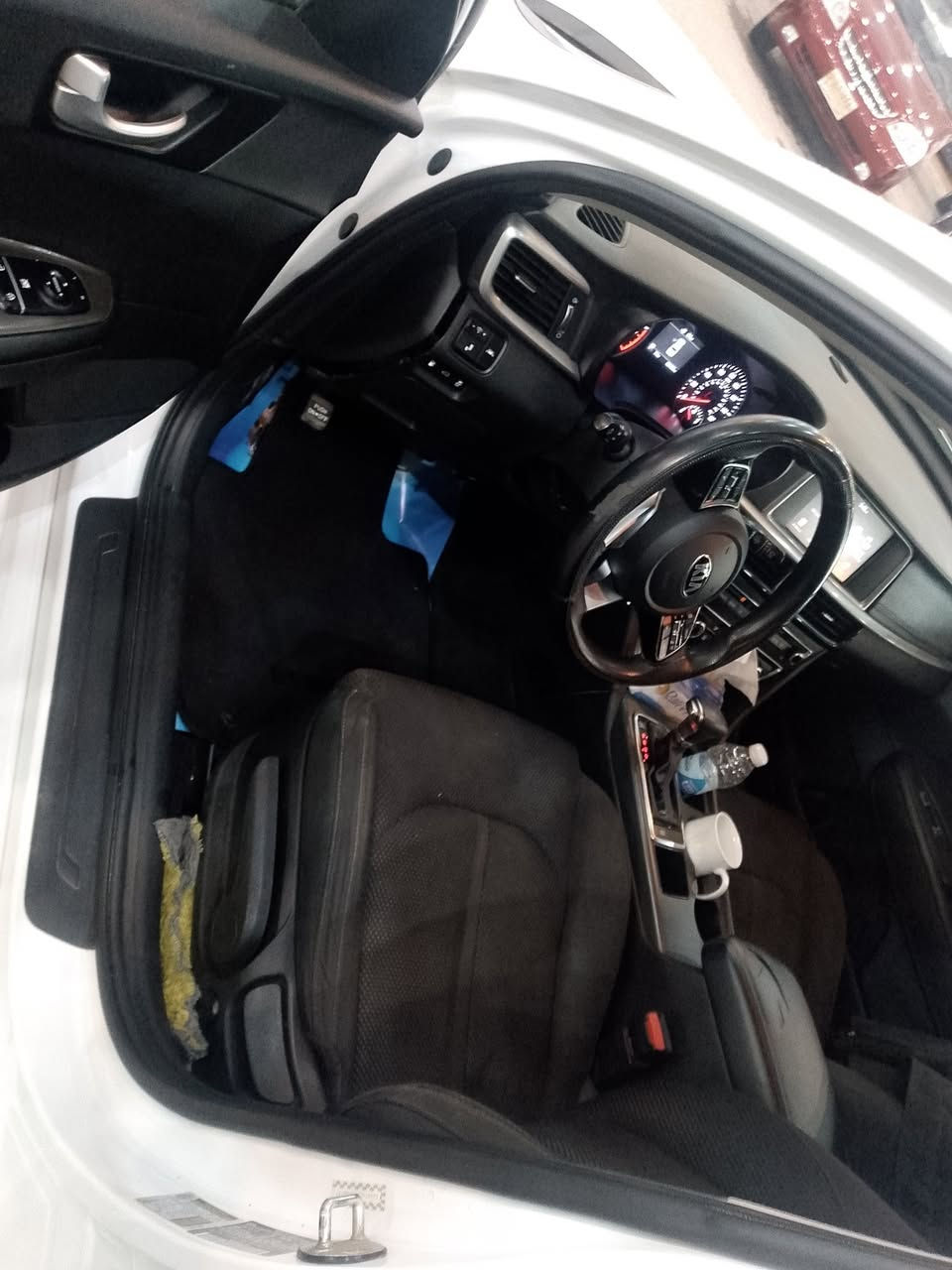 سلام عليكم اوبتما 20اربيل دولي سياره على وظع الشركه حادث بنيد وبيها مكانات صبغ ماشيه 94 كير مكينه حداديه شرط كلها على الشركه محرك 2400 بلاد ممفتوح وباقي التفاصيل كدام العين 132وبيها مجال مكان السياره بل نجف وكاله تحويل كلشي موجود ***********
