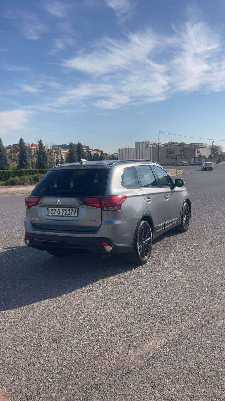 ئاوت لاندةر مسيوبوشي ٢٠٢٠
فول مواصفات limited 
سن لايت
رادار
كوشن هيتةر
بريك بصمة
دوو دةرگا بؤياغة و ١ چاملع كلير 
سةنةو ي و هزة و رقم نوئ ية 
هيچ مصرفي تيدا نية 
سعر ١٤٩ ورقة و مجال
شوين هةولير  ٦٠ مةتري نزيك مزگةوتي جليل خياط
*********** شقلاوة, أربيل
