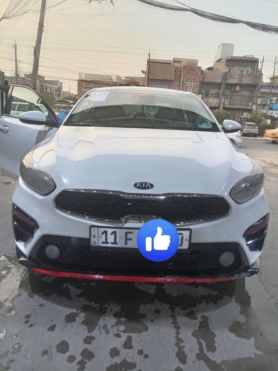 سلام عليكم كي فورتي 2019 وارد أمريكي حادثه جاملق وبنيد تبديل وبيها بابتين الأيمن واليسر صبق فقط  بس امان الله سياره خير من الله نضيفه وحلوه رادار انظمه قياده رادار كامره خلفيه حساسات اماميه    محدد مسار توقف تلقائيا  محرك ٢٠٠٠ دوش رقم ((بغداد بسمي))السعر 125 وبيها مجال بصيطه حك جيه ***********
