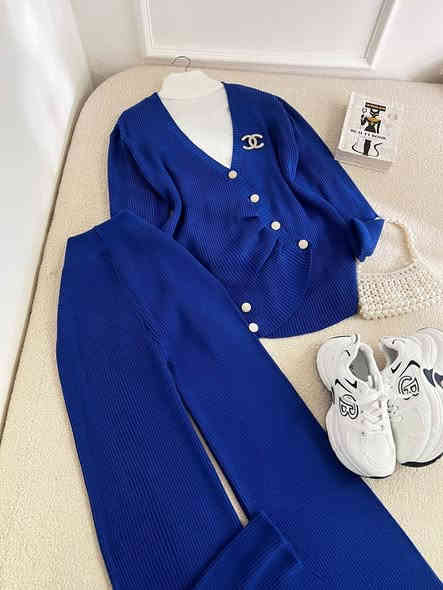 🌸  سوت تريكو صوف ناعم🌸

السعر ⚡️ 22

القياسات- فري سايز 
للحجز خاص او واتساب ***********
