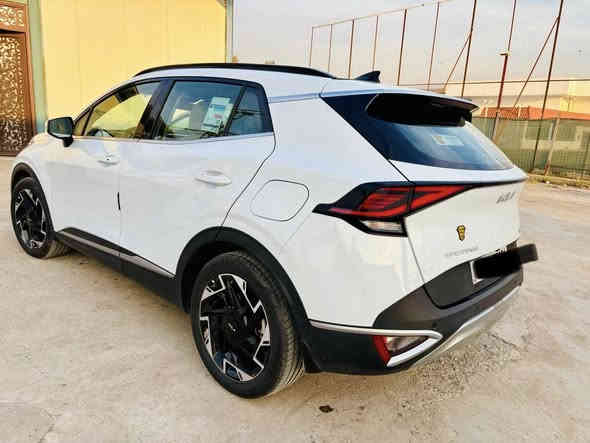 السلام عليكم 
سبورتج 
سنة الصنع / 2024 
اللون / ابيض 
مشي السيارة / 29KM ✅
حجم المحرك 2.0 دوش 
وارد / كوري 

فول مواصفات :-
1-بانوراما 
2-بصمة تشغيل 
3-تشغيل عن بعد 
4-بصمة أبواب 
5-صندوق كهربائي ⚡️ 
6-تبريد خلفي 
7-كشنات امامية كهرب 
8-كشنات تدفئة 
9-استيرن جلد + تدفئة 
10-تحكمات استيرن 
11-شفتات استيرن 
12-تشغيل عن بعد 
13- ثلاث انضمة قيادة 
14-لايت امامي زينون 
15-ليد امامي 
16-بك لايت ليد 
17-حساسات خلفية + امامية 
18-مري شفط 
19-أشاير بالمري 
20-رسائل ترحيب 
21-كيج ديجيتال 
22-شاشة كبيرة 
23-كامرة 
24-داخل صاج 

ملاحضة ( السيارة بدون ضرر أو صبغ أو تعديل ) 

السعر ( 245 ) 

مكان السيارة ( موصل )
الرقم 
***********
