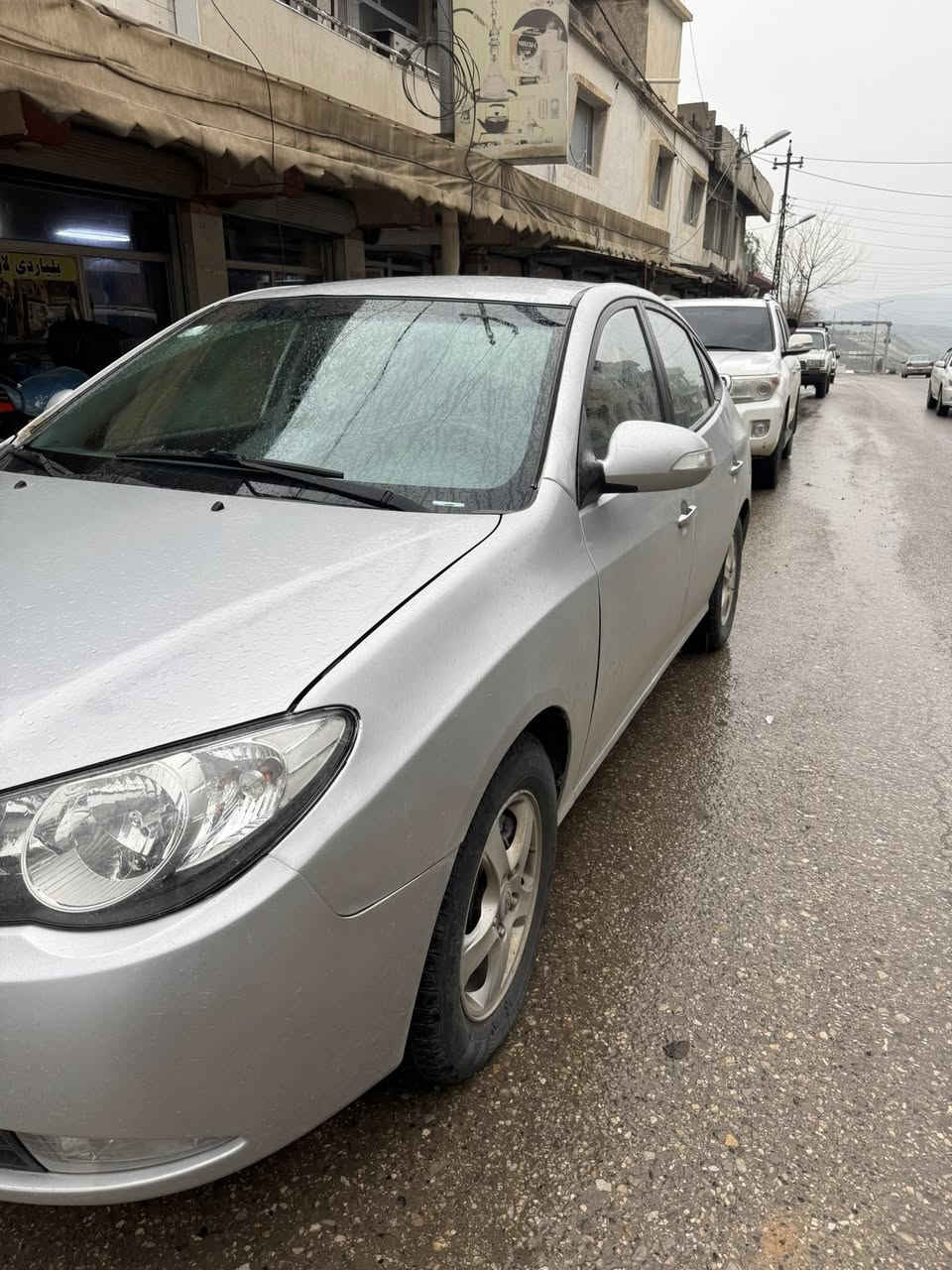 ئاڤانتی 2010
براوەی دوبەی
تەبریت لەمس و گێچ وەنەوشە
لایت رەش و ئیکۆ
سەقف وەک شوشەیە
مەکینە ١٦ ی دەکشن بەرز
سەقف کەڤەر بەشەرت
زۆر پاکەو مالی دۆستە 
140 Km ڕۆشتووە
شوێن :دەربەندیخان
*********** واتس ئپیش لەسەرە
