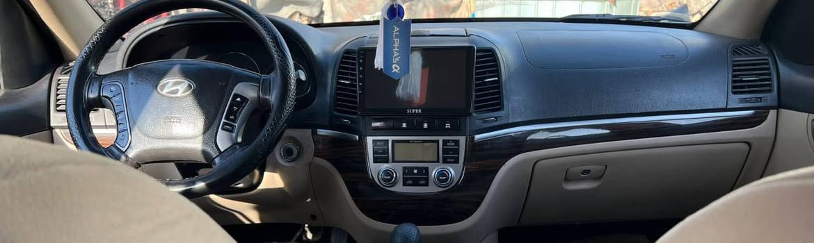 السلام عليكم هونداي سنتافي 
موديل 2012 
السياره فول مواصفات 
تشغيل بصمة معروفه الفول مواصفات 
سنوية مجدده لل2030 هزه فحص جدد 
السياره كفاله عامه ماعدا المحرك مفتوح 
السعر 158 وبيه مجال قليل مكان السياره البصرة الهارثة
***********
