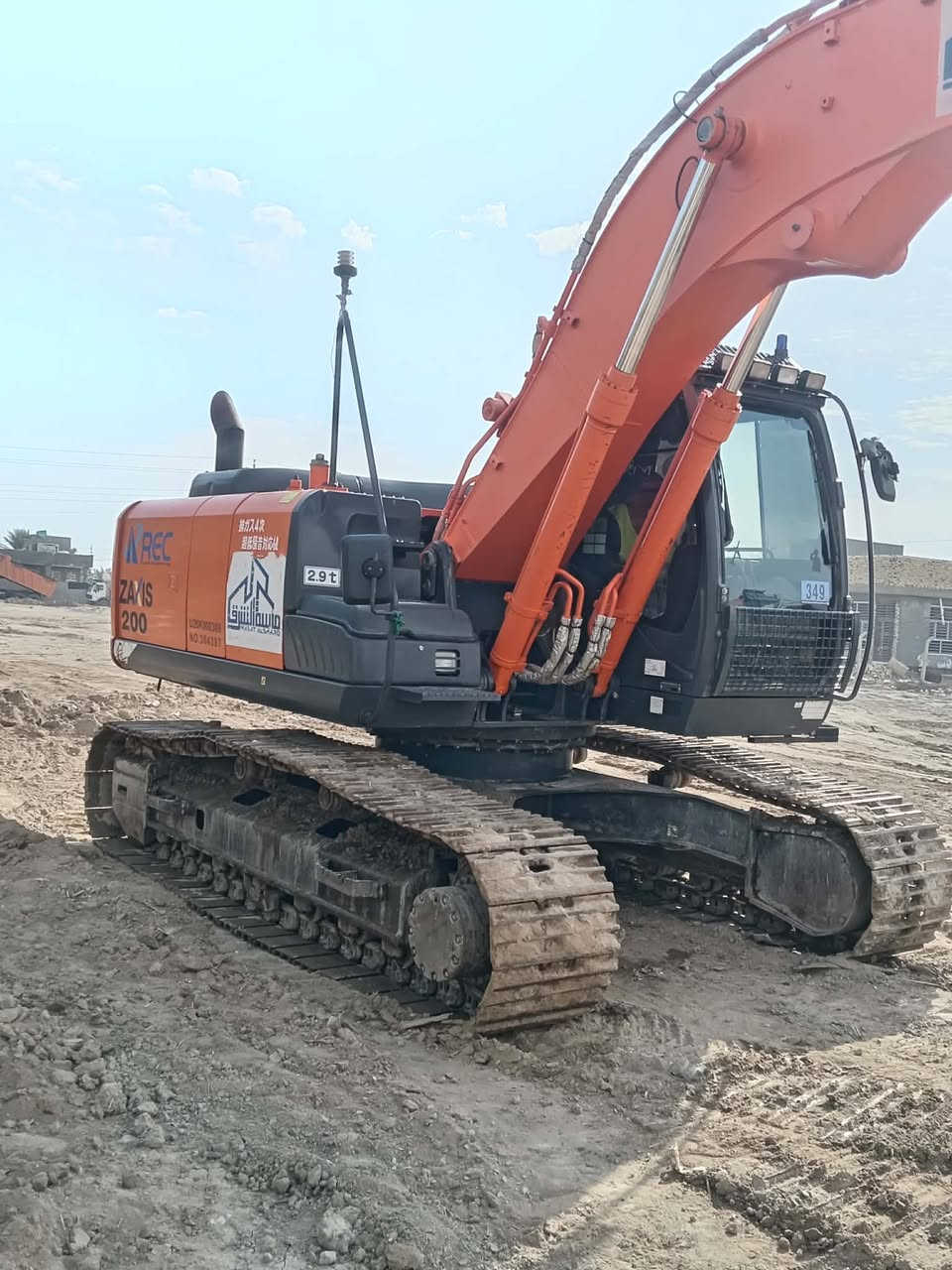 سلام عليكم للبيع حفاره بي فايف حجم 200 موديل 2019  منفيس فحص مؤقت  دبل مضخه مؤسسه جك همر مكينه بلاديه مكفوله كفاله عامه  مكاني بابل الكفل للاتصال ولأستفسار عل رقم***********
