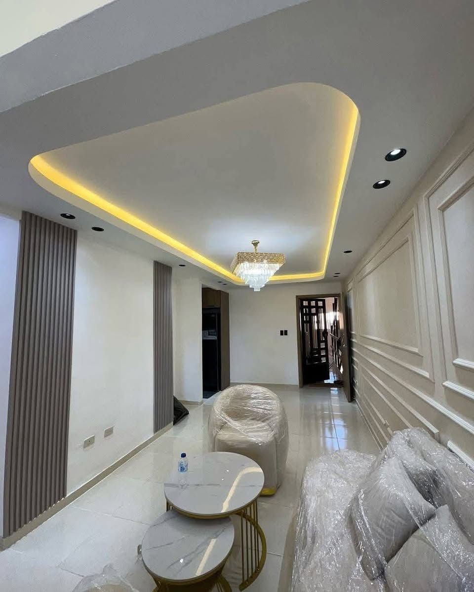 قدم لكم احدث ديكورات وارقي التصاميم احدث ديكورات جبس بورد 🏠👌
‏👈 ديكورات الجبسوم بورد 
 ‏👈 أسقف فلات جبسوم بورد
 ‏👈 قواطع جبسيه ( جدران )
 ‏👈 ديكورات شاشات 
👈 وغيرها من الديكورات
"اسعار مميزة للمساحات الكبيرة
وأعمالنا متطابقه للصور ..✅
للتواصل والاستفسار فون واتس 
***********
#الجميع
