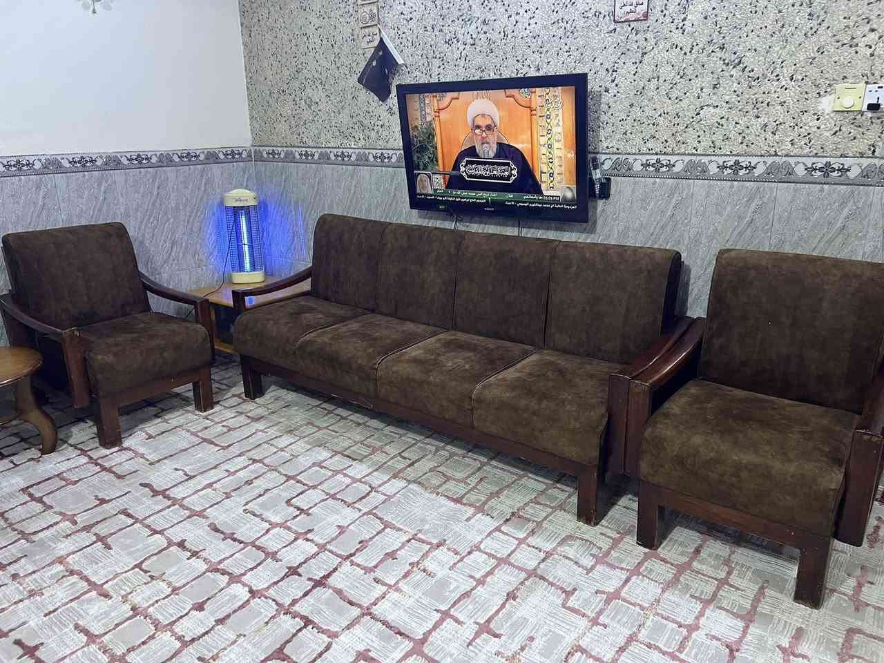 سلام عليكم قنفات تكمه للبيع 12مقعدسباب البيع لئن مكاعدات بل حولي يرادله ديوان وسعر 275وبي مجال وهاذه رقم واتساب وموجود بل مازنجر ***********
