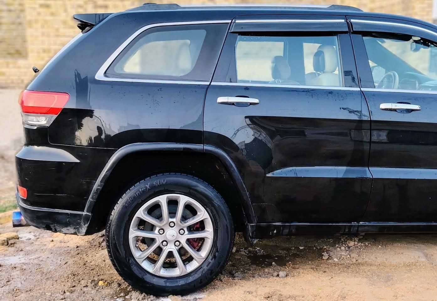 يب شيروكي ليمتد فول ماعدى الفتحه موديل 2015 رقم بابل دولي 
بصمة تشغيل وابواب تحكم فول ويل كب كشنات جلد شاشة كبيرة لمس حساسات خلفية اشاير بالمري كامرة خلفيه كشافات امامية كشنات كهربائية تبريد قطعتين رادارات جانبية فور ويل دواخل بيجي تخم تاير جديد حدادية جديده كهربائيات كلها شغاله وجديده بيخا ثلاث قطع صبغ بدون دواخل نهائيا السعر  175 وبيها مجال قليل  موبايل  ***********   ***********  اياد ابو بارق مكان السيارة بابل الشوملي
